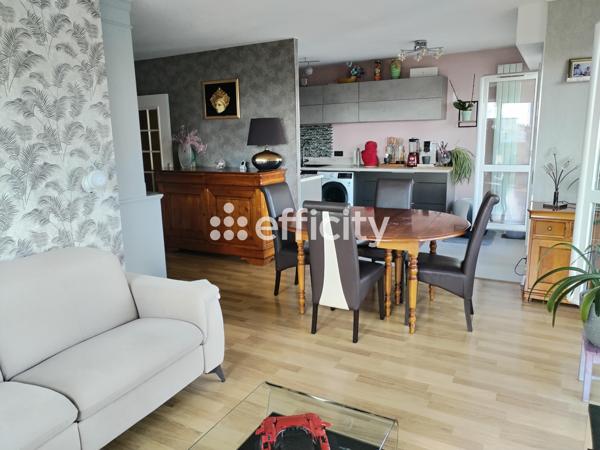 Appartement
         4 pièces
        - 92 m² Exclusivité 356 000 € *