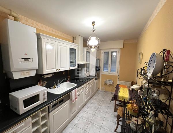 Appartement Sainte Foy La Grande intra-muros 76m² habitables 3 pièce(s) et garage