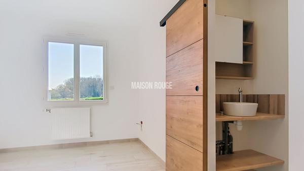 Maison neuve de plain-pied à 500 m de la plage de Pors Rand à Pleubian, double séjour lumineux et grande ouverture sur terrasse