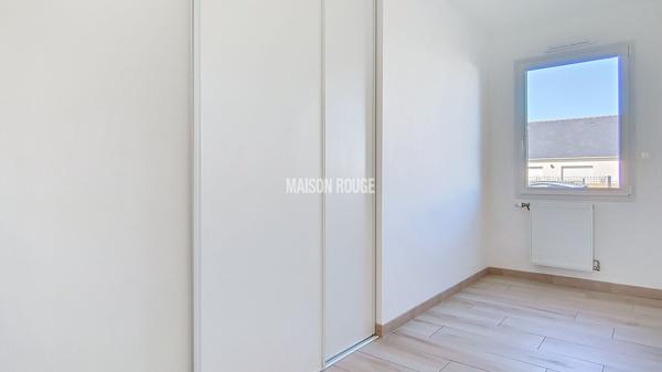 Maison neuve de plain-pied à 500 m de la plage de Pors Rand à Pleubian, double séjour lumineux et grande ouverture sur terrasse