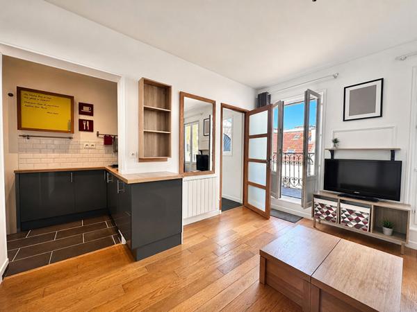 Magnifique Studio + Terrasse  en dernier étage à Charonne