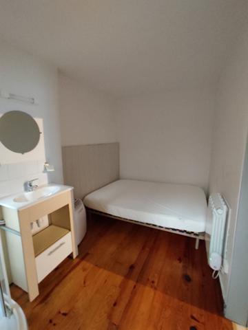 LIMOGES T1 MEUBLÉ DE 36 m² , Limoges