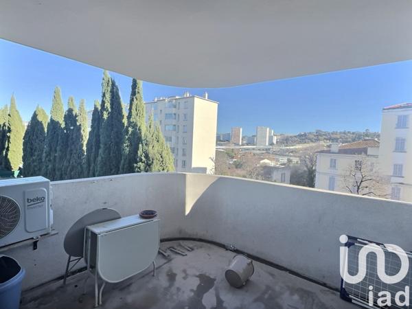 Appartement 3 pièces de 62 m² à Marseille (13013)