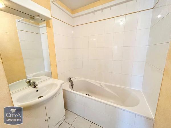 Appartement à louer 2 pièces 45.76m² Nevers (58000)