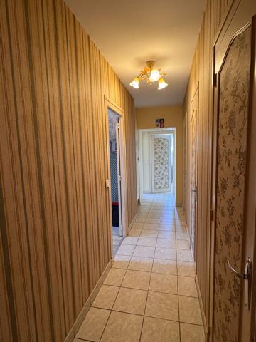 MAISON A CHAMBRES A VENDRE - proche CHABRIS