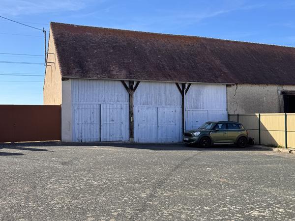 MAISON A CHAMBRES A VENDRE - proche CHABRIS