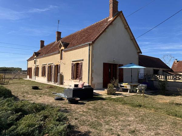 MAISON A CHAMBRES A VENDRE - proche CHABRIS