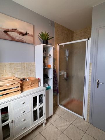 MAISON A CHAMBRES A VENDRE - proche CHABRIS