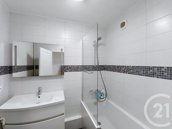 Appartement F4 à vendre  4 pièces - 73,81 m 2   ST DENIS  - 93