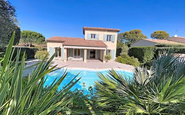 Maison à vendre    5 pièces •  Saint-Raphaël