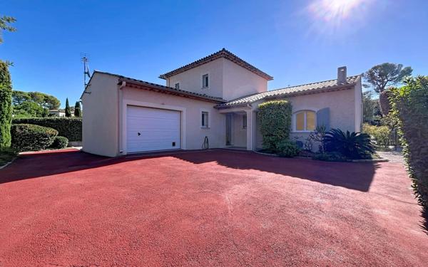 Maison à vendre    5 pièces •  Saint-Raphaël