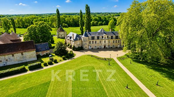 Sud Sologne Château du XIXe avec dépendances parc rivière forêt 40ha