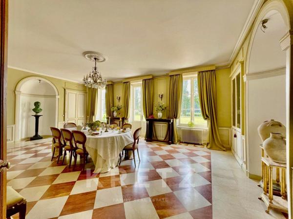 Sud Sologne Château du XIXe avec dépendances parc rivière forêt 40ha