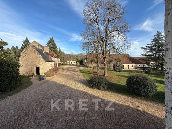 Sud Sologne Château du XIXe avec dépendances parc rivière forêt 40ha