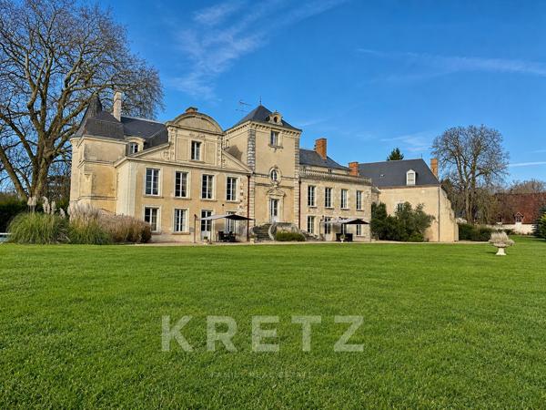 Sud Sologne Château du XIXe avec dépendances parc rivière forêt 40ha