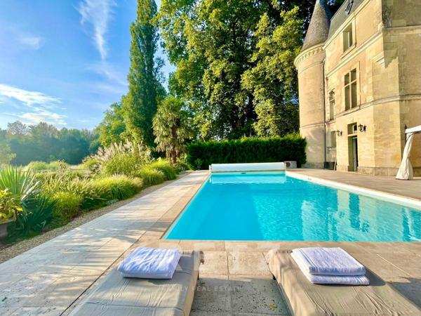 Sud Sologne Château du XIXe avec dépendances parc rivière forêt 40ha
