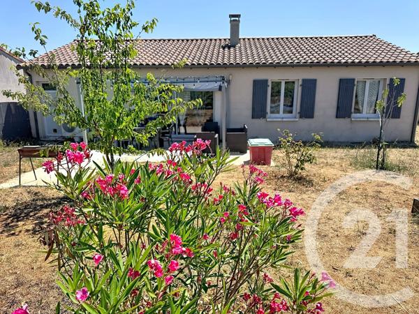 Maison à vendre  4 pièces - 81,24 m 2   ST SATURNIN  - 16