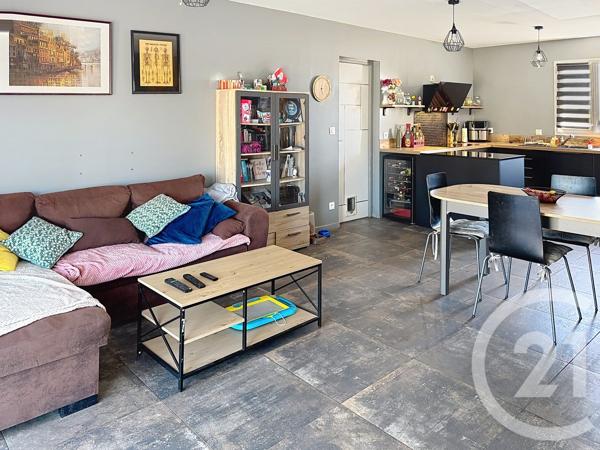 Maison à vendre  4 pièces - 81,24 m 2   ST SATURNIN  - 16