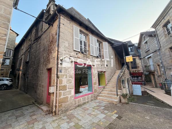 Petit immeuble à usage mixte