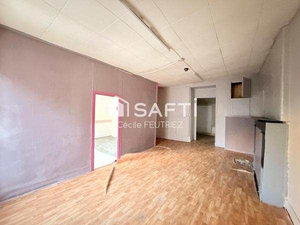 Petit immeuble à usage mixte