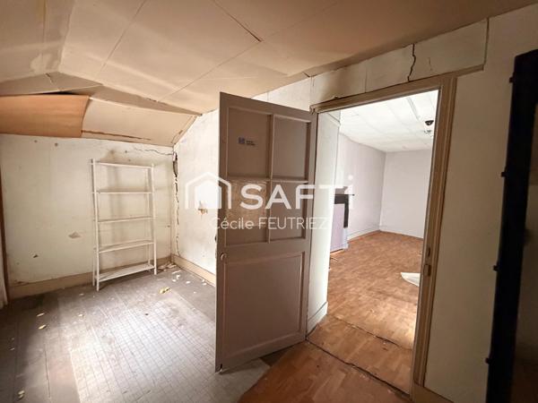 Petit immeuble à usage mixte