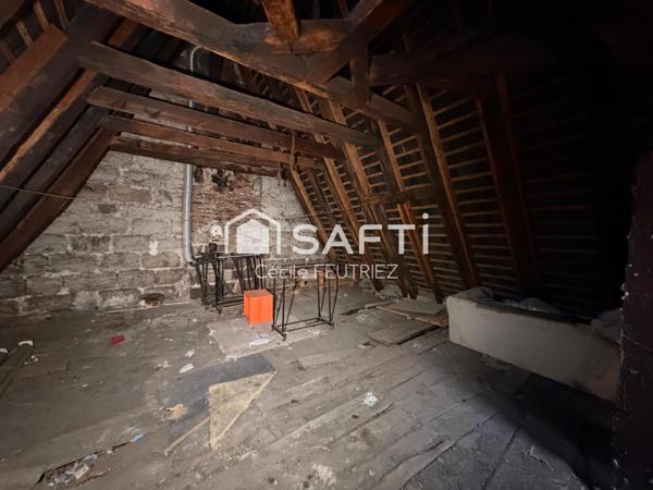 Petit immeuble à usage mixte