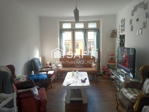 PLEYBEN (29190), Plein Centre Bourg