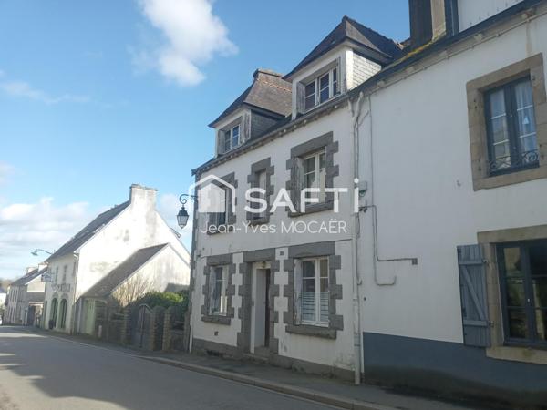 PLEYBEN (29190), Plein Centre Bourg