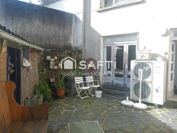 PLEYBEN (29190), Plein Centre Bourg