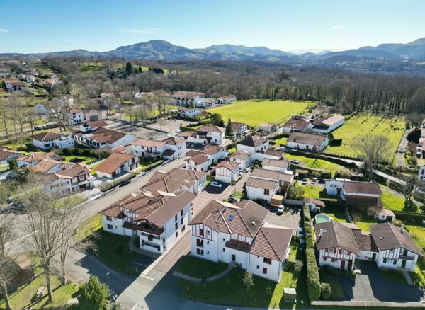 T3 récent en rez-de-chaussée avec terrasse , Centre bourg à pied