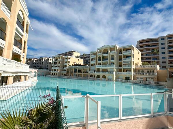 Le Cannet (06110) Magnifique 4 pièces en rez-de-jardin, double garage et cave, résidence de standing avec piscine.