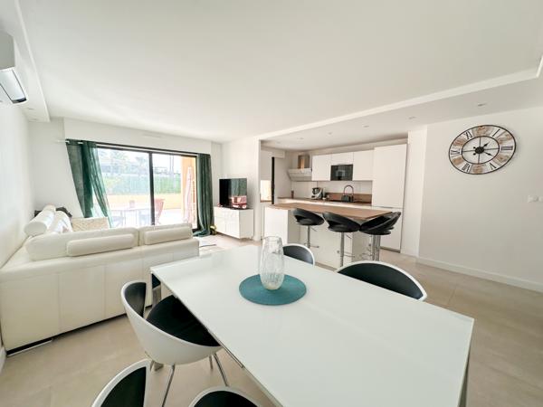 Le Cannet (06110) Magnifique 4 pièces en rez-de-jardin, double garage et cave, résidence de standing avec piscine.