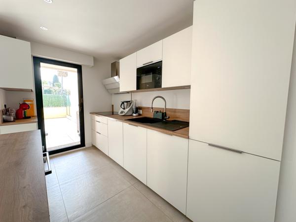 Le Cannet (06110) Magnifique 4 pièces en rez-de-jardin, double garage et cave, résidence de standing avec piscine.