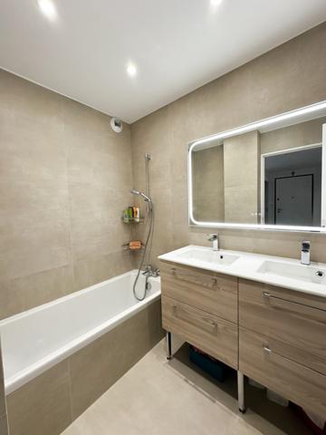 Le Cannet (06110) Magnifique 4 pièces en rez-de-jardin, double garage et cave, résidence de standing avec piscine.