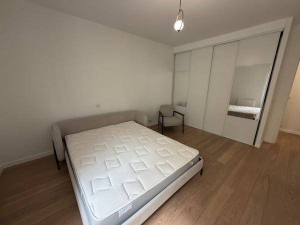 Location appartement 3 pieces 75m2 - Levallois