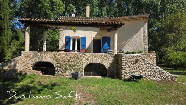 Maison de 112m² + 316m² d'annexes sur 2 hectares de terrain