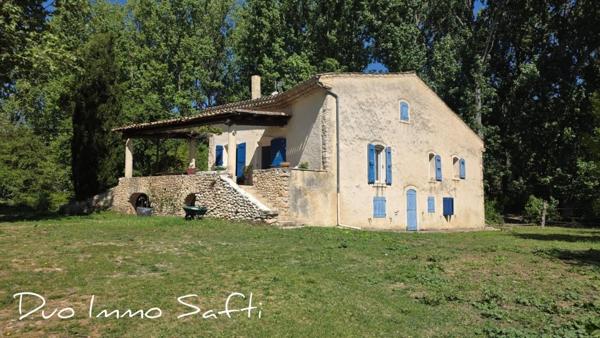 Maison de 112m² + 316m² d'annexes sur 2 hectares de terrain