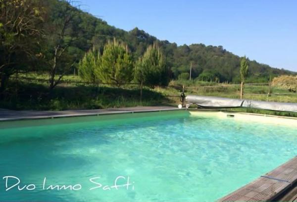 Maison de 112m² + 316m² d'annexes sur 2 hectares de terrain