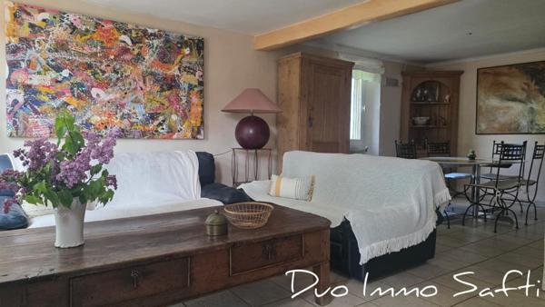 Maison de 112m² + 316m² d'annexes sur 2 hectares de terrain