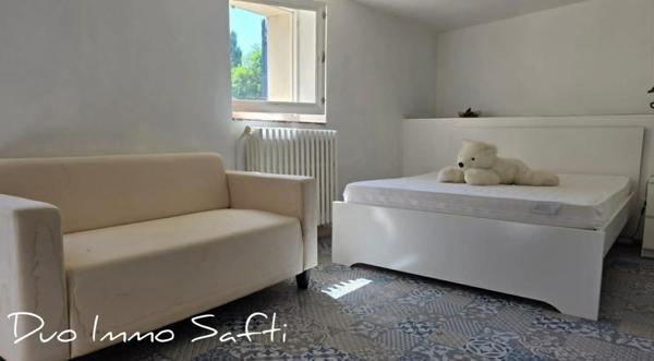 Maison de 112m² + 316m² d'annexes sur 2 hectares de terrain