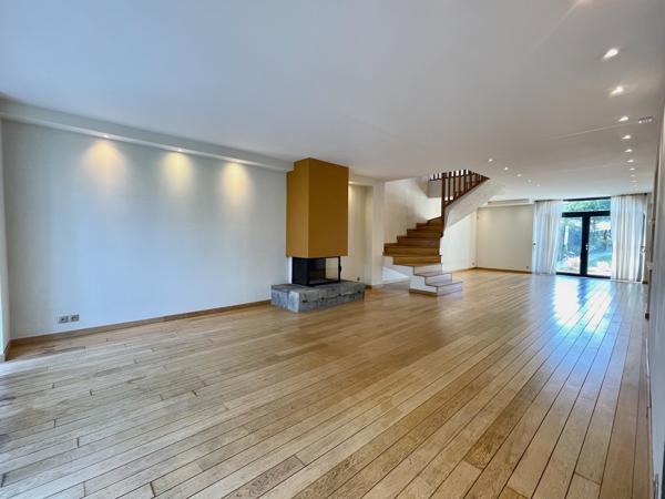 Maison de charme de plus de 320 m2 - 5 chambres, piscine et commodités