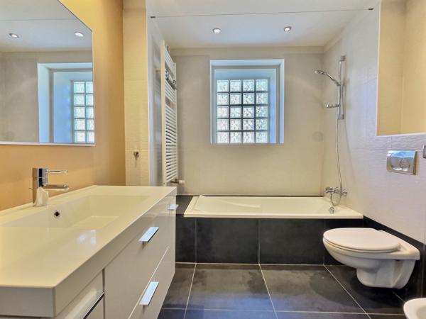 Maison de charme de plus de 320 m2 - 5 chambres, piscine et commodités