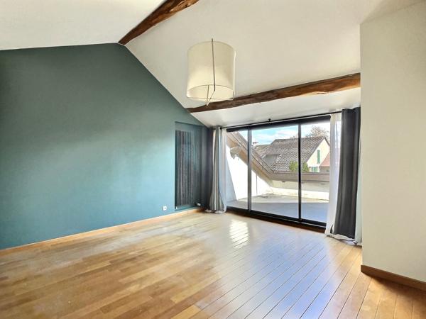 Maison de charme de plus de 320 m2 - 5 chambres, piscine et commodités