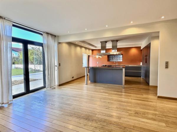 Maison de charme de plus de 320 m2 - 5 chambres, piscine et commodités