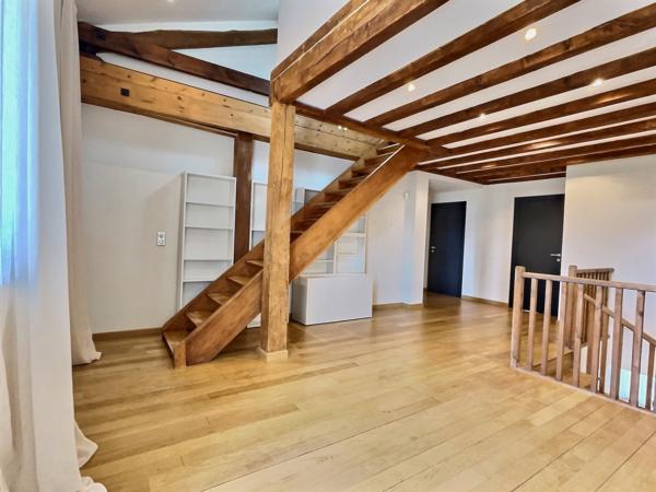 Maison de charme de plus de 320 m2 - 5 chambres, piscine et commodités