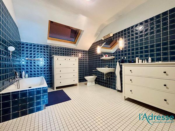 Maison 6 pièces 215 m² sur 11.09 ares