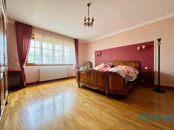 Maison 6 pièces 215 m² sur 11.09 ares