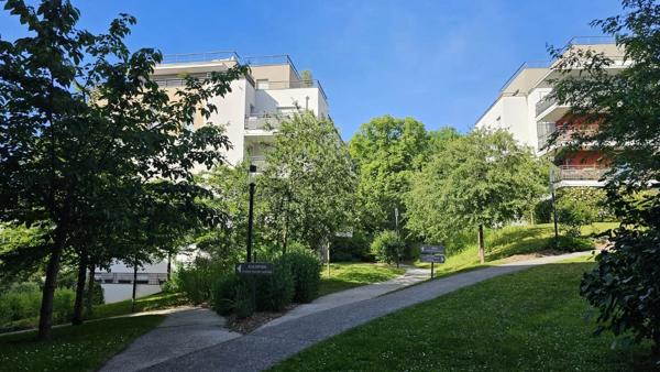 Vente                                                      Appartement
                        
                     3 pièces                      67 m2                     à Boissy-Saint-Léger