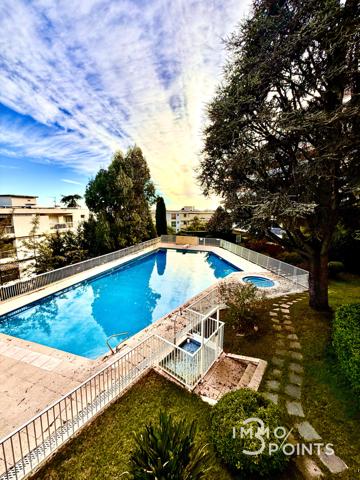 Nice (06100) résidence standing avec piscine / véranda de 19m² / vue dégagée verdure