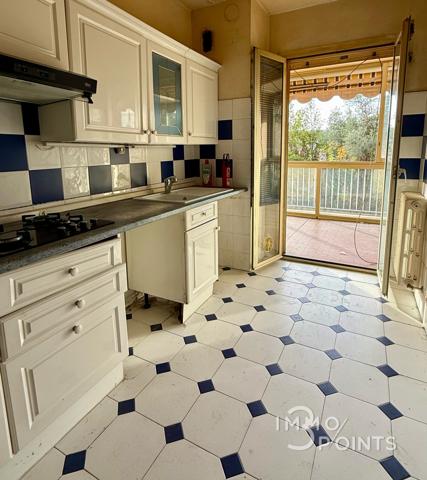 Nice (06100) résidence standing avec piscine / véranda de 19m² / vue dégagée verdure